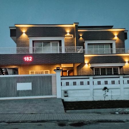 Islamabad Travelodge Guest House Exterior photo